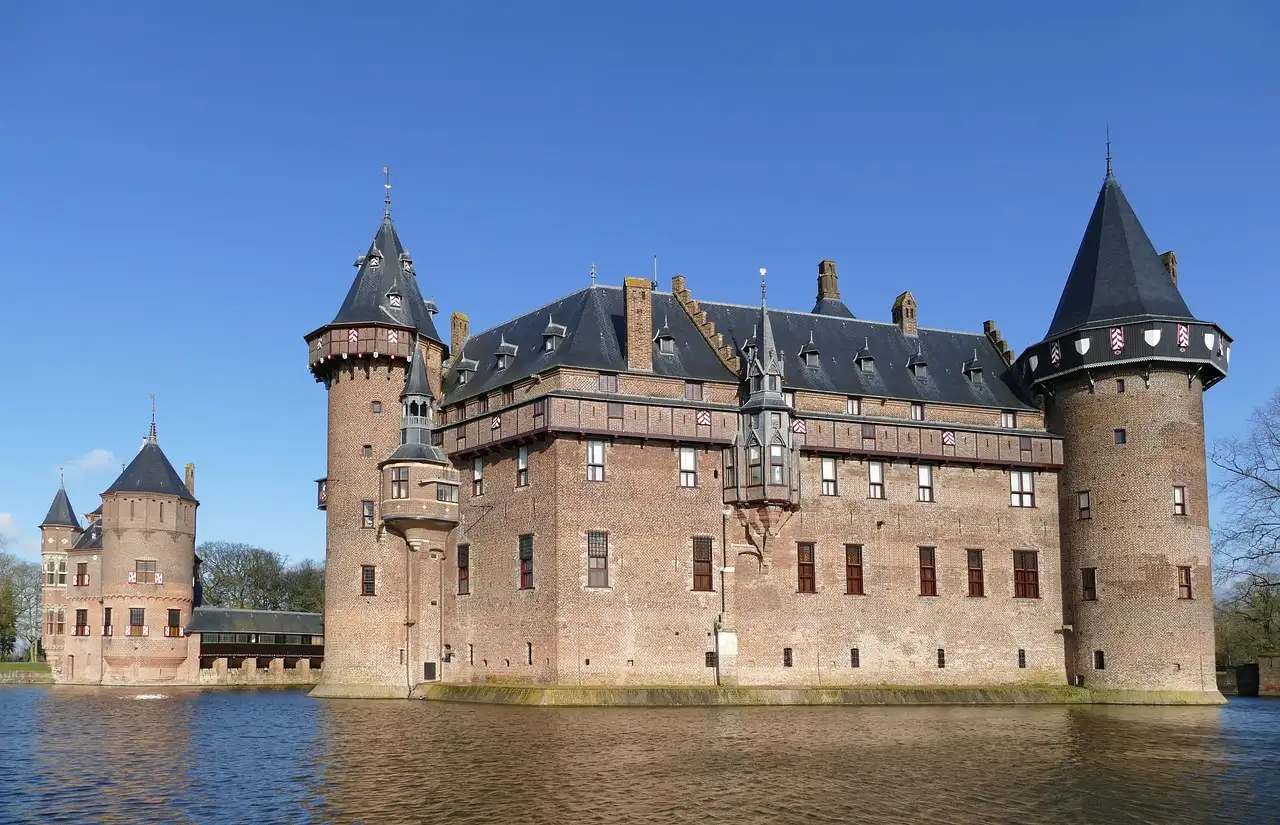 Ausmalbild Prinzessin Schloss: Kostenlose Malvorlagen
